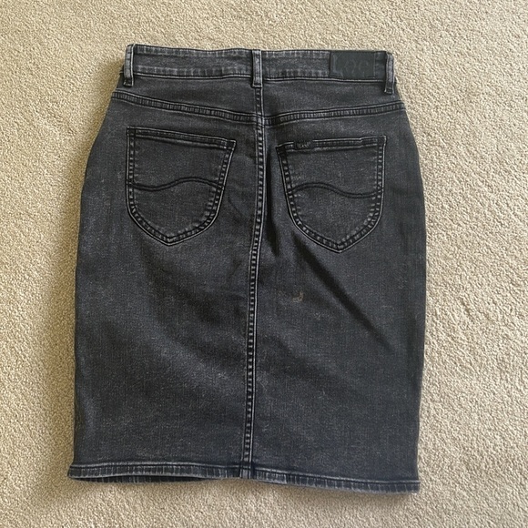 CLEARANCE! Lee Denim Skirt - Picture 3 of 3